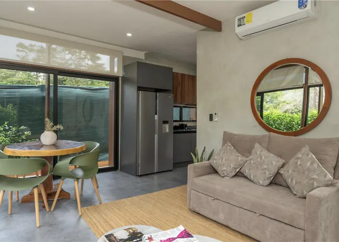 Cozy Cocobay Retreat House With Private Jacuzzi